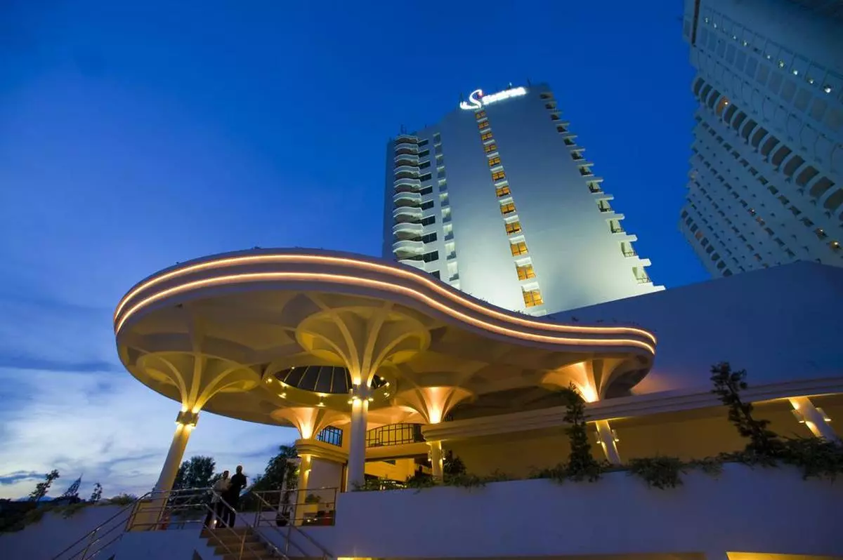 Flamingo Hotel by the Beach, Penang NIGHT VIEW (Copy).jpg